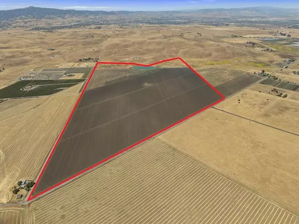 Hollister, CA 95023,4444 John Smith Road