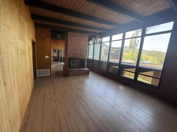 Pacifica, CA 94044,1625 Higgins Way