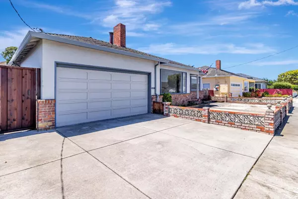 Half Moon Bay, CA 94019,624 Filbert Street