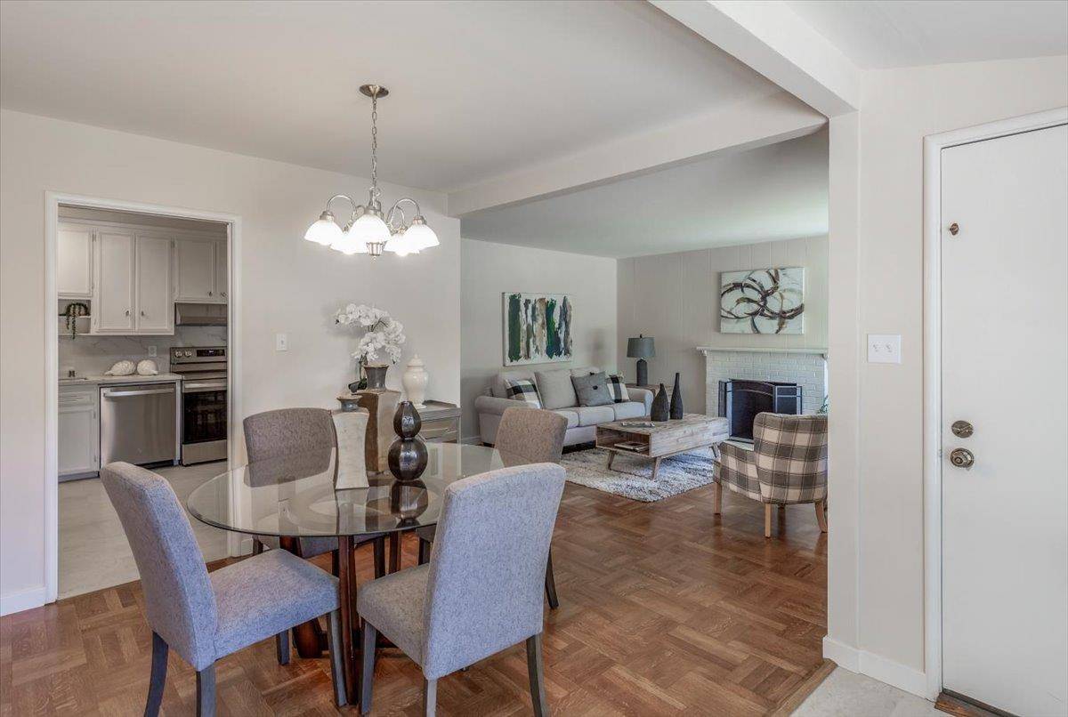 Redwood City, CA 94061,2903 Carson Street