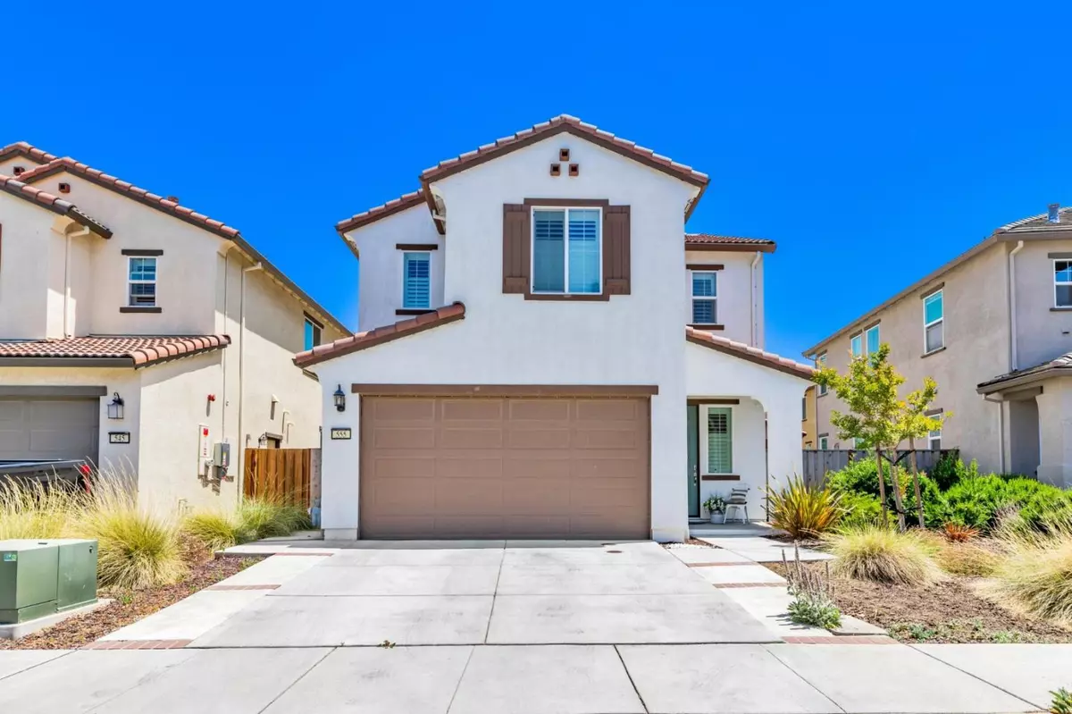 Hollister, CA 95023,555 Sparrow Street