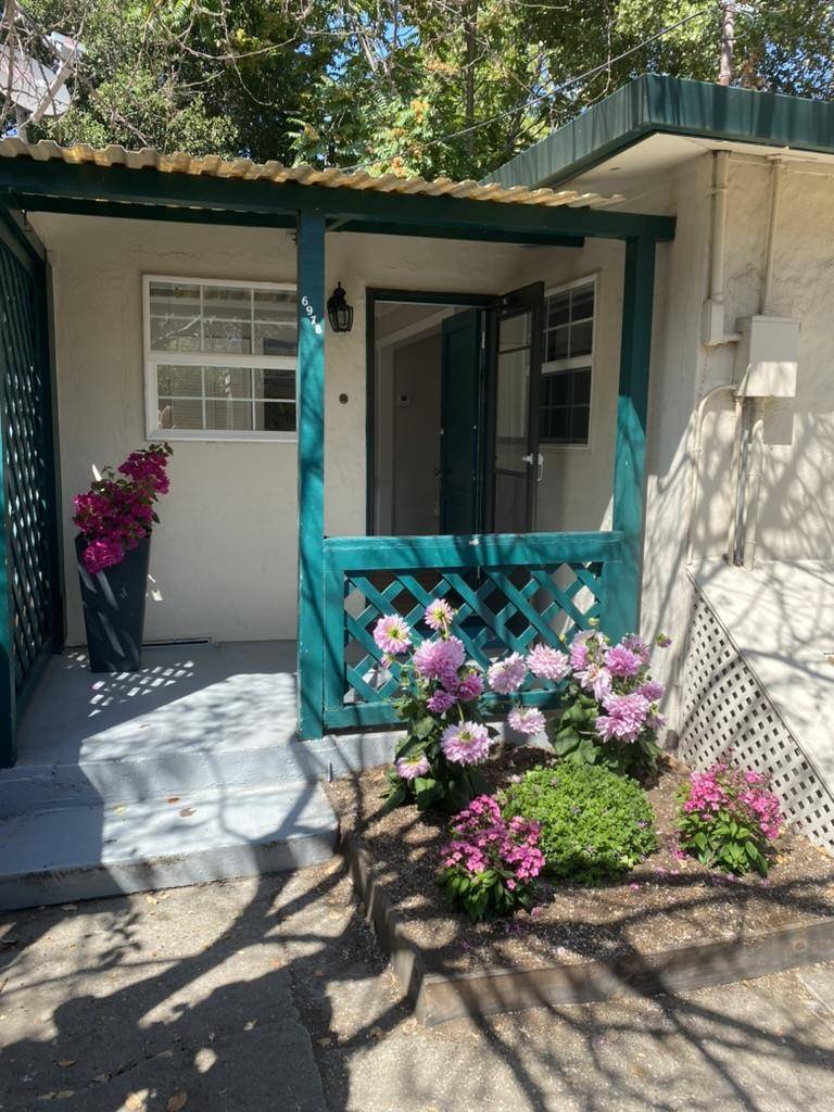 697 Menlo Avenue #Unit B, Menlo Park, CA 94025