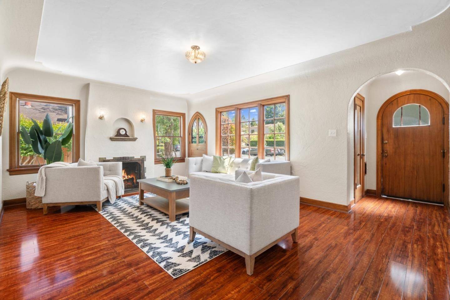 Palo Alto, CA 94301,1221 Middlefield Road