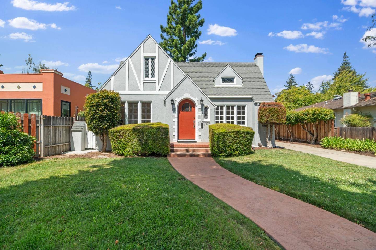 Palo Alto, CA 94301,1221 Middlefield Road