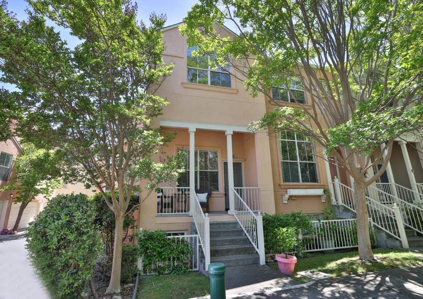 101 Showers Court, Mountain View, CA 94040