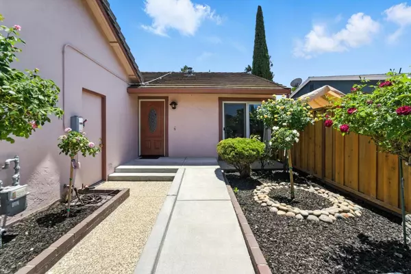 2106 Turnhouse Lane, San Jose, CA 95121