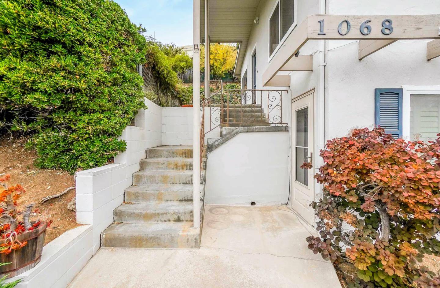 Hayward, CA 94542,1068 Central Boulevard