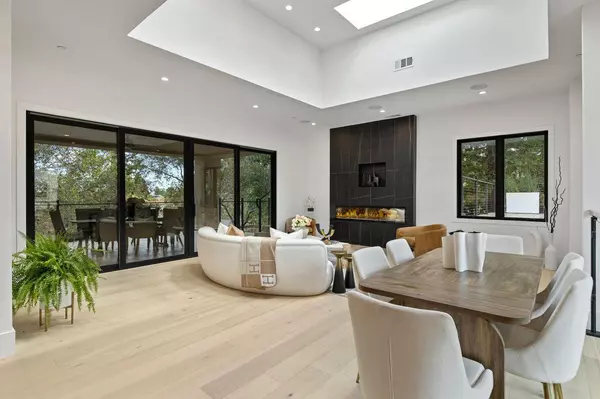 18061 Saratoga Los Gatos Road, Monte Sereno, CA 95030