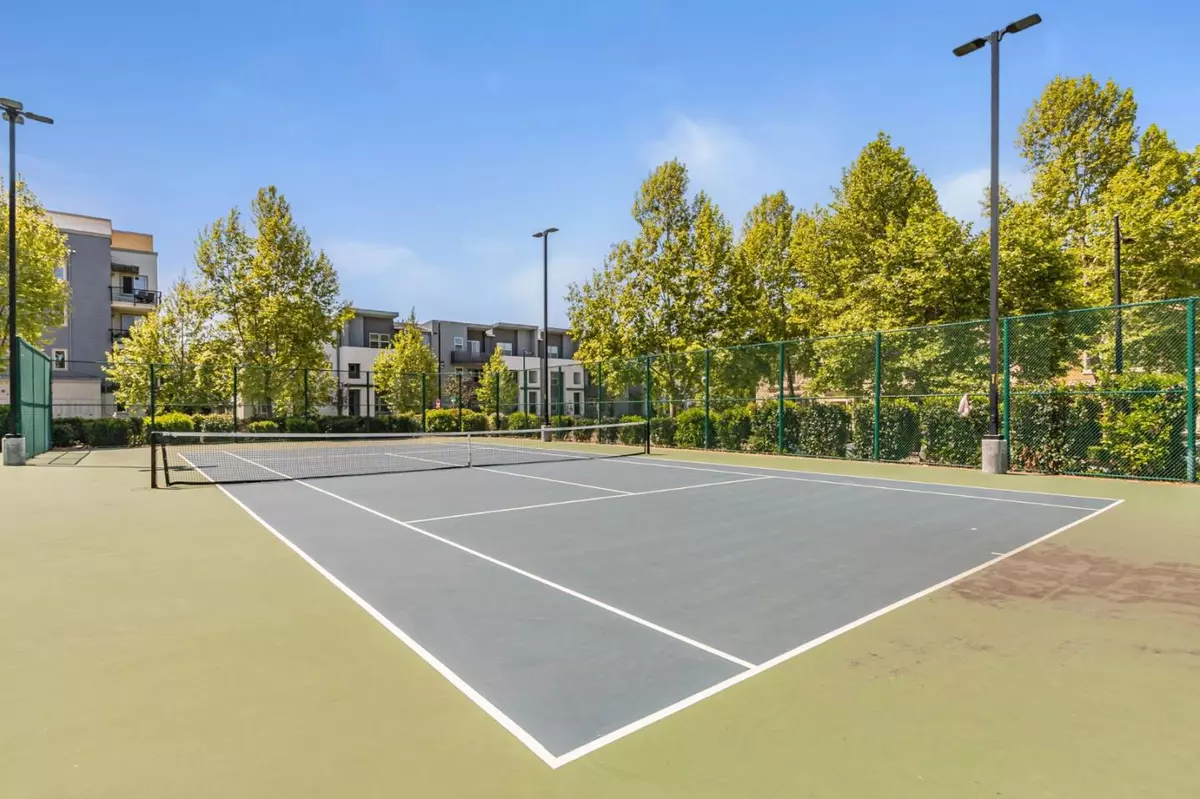 Milpitas, CA 95035,1496 Nightshade Road #40