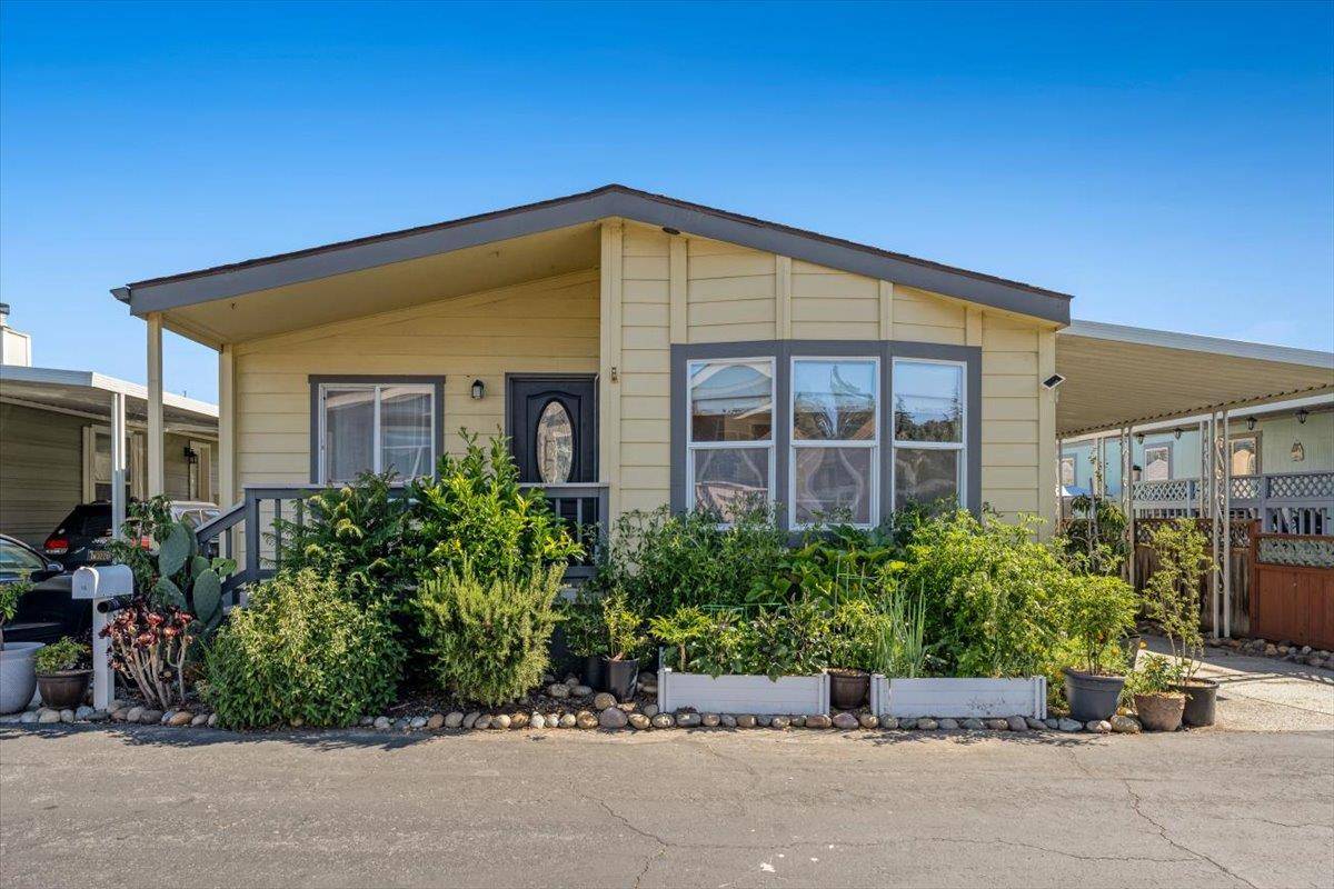 444 Whispering Pines Drive #18, Scotts Valley, CA 95066