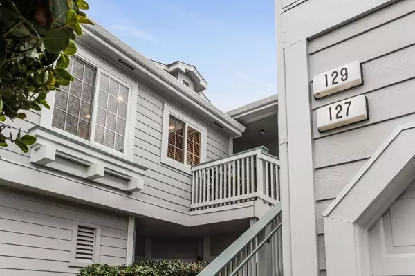 Pacifica, CA 94044,129 Outlook Circle #10