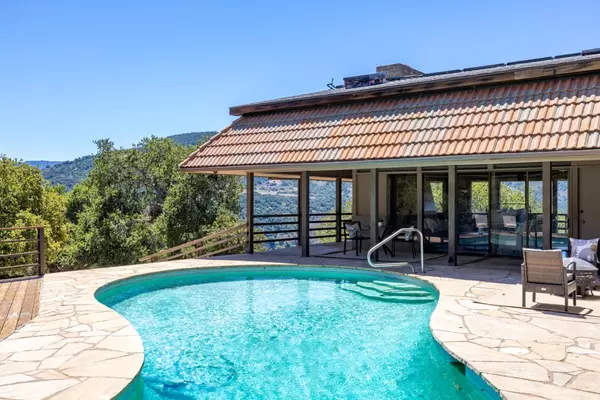 9 De Amaral Road, Carmel Valley, CA 93924