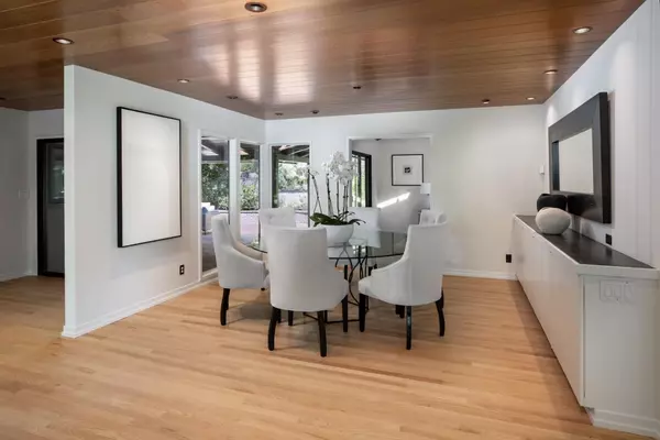Los Altos Hills, CA 94024,23480 Ravensbury Avenue