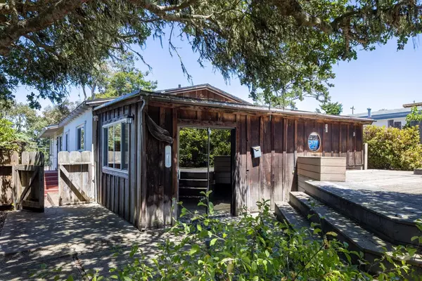 Pacific Grove, CA 93950,1113 Buena Vista Avenue
