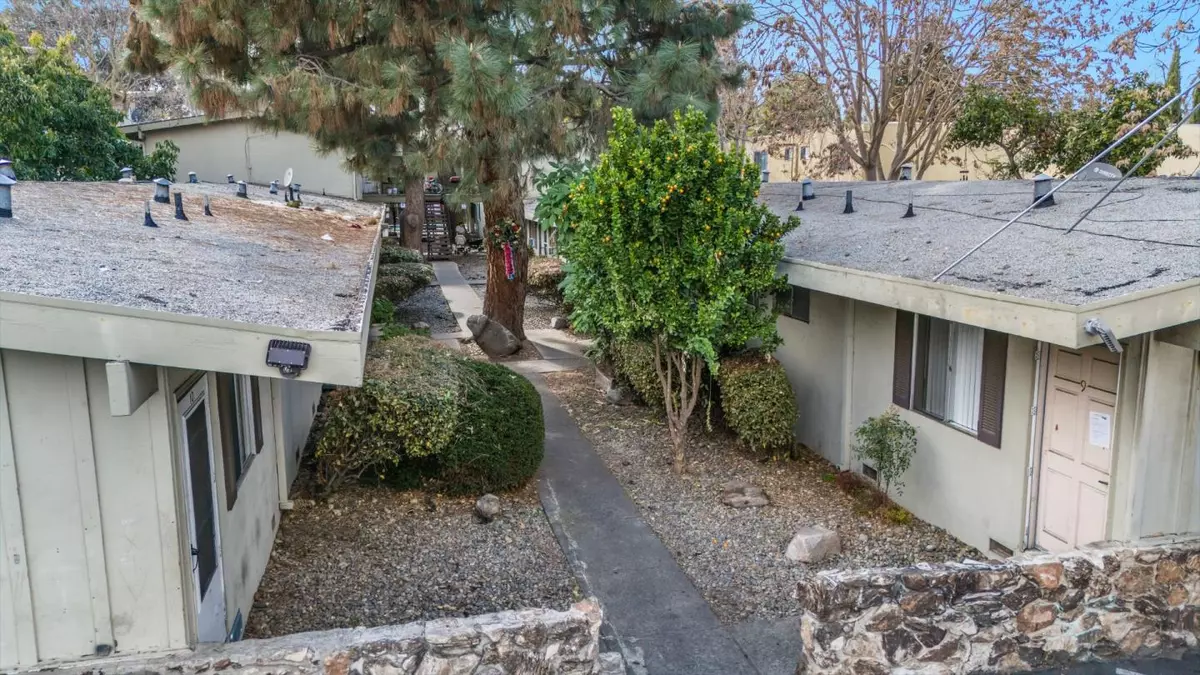 East Palo Alto, CA 94303,1837 Clarke Avenue