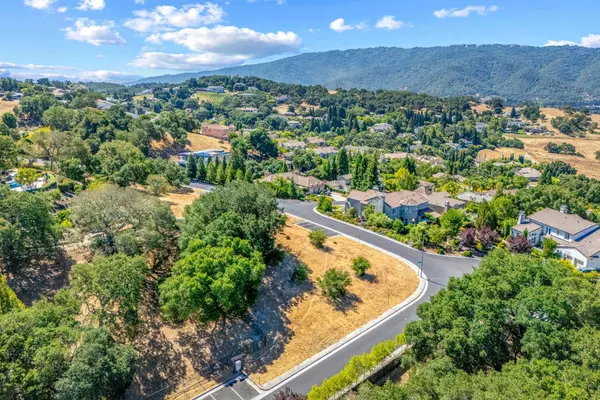 Gilroy, CA 95020,2393 Banyan Street