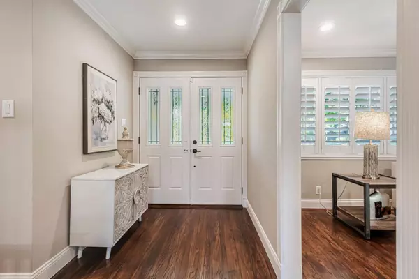 Redwood City, CA 94061,697 Glennan Drive