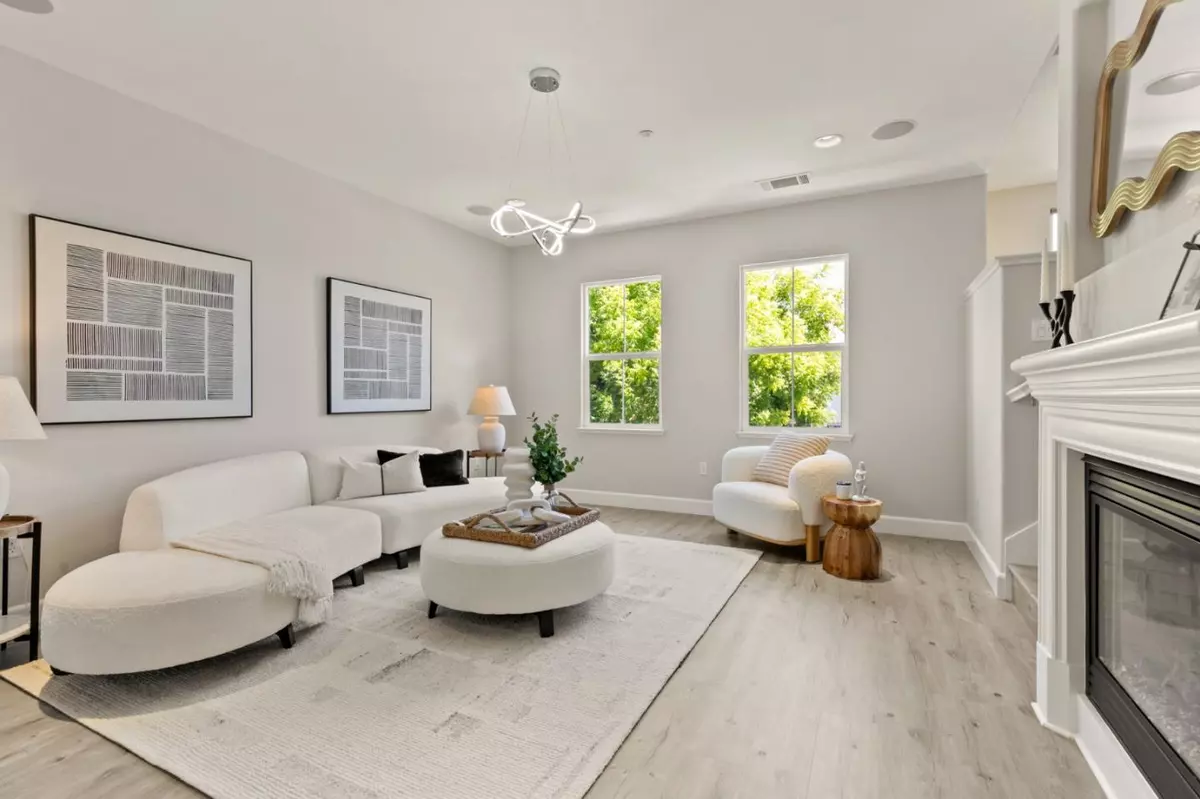 Santa Clara, CA 95050,1725 Hillebrant Place