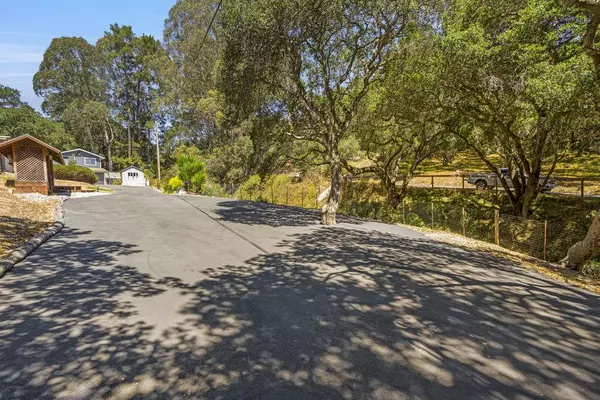 Royal Oaks, CA 95076,1458 Oakleaf Drive