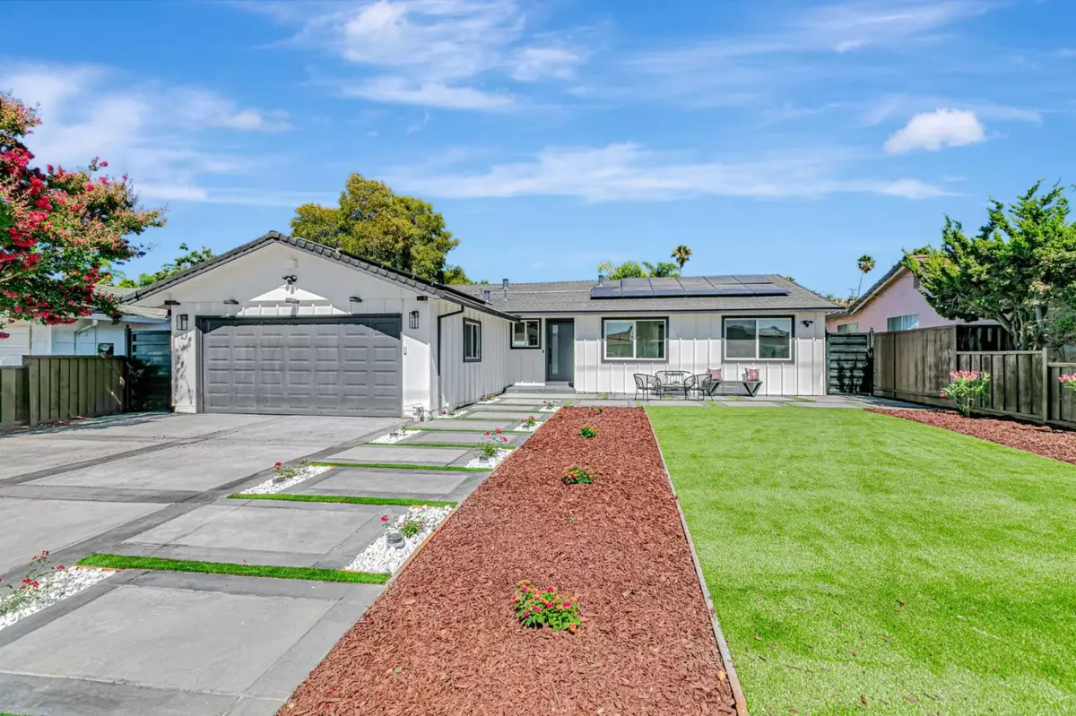 San Jose, CA 95121,3826 Carryduff Way