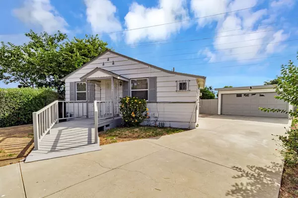 454 Daisy Ln, East Palo Alto, CA 94303
