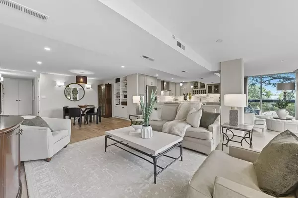 Palo Alto, CA 94301,101 Alma Street #207