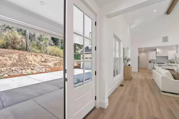 Boulder Creek, CA 95006,266 W Hilton Drive