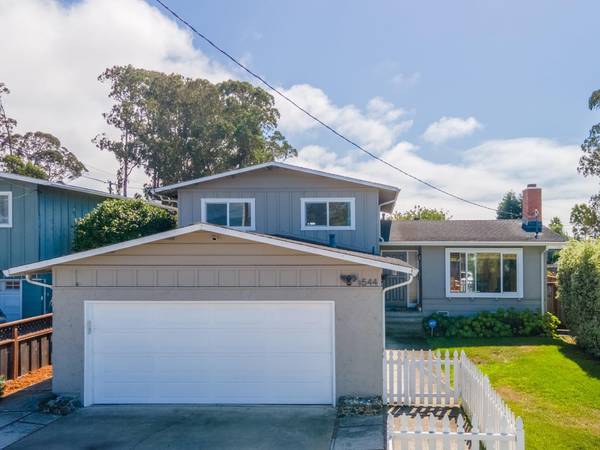 544 Grove Street, Half Moon Bay, CA 94019