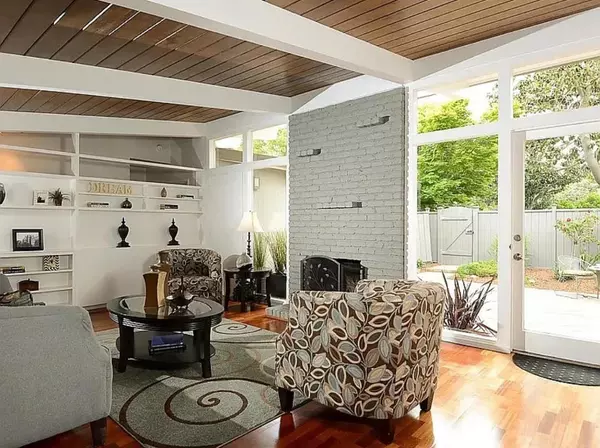 Palo Alto, CA 94303,643 Wildwood Lane