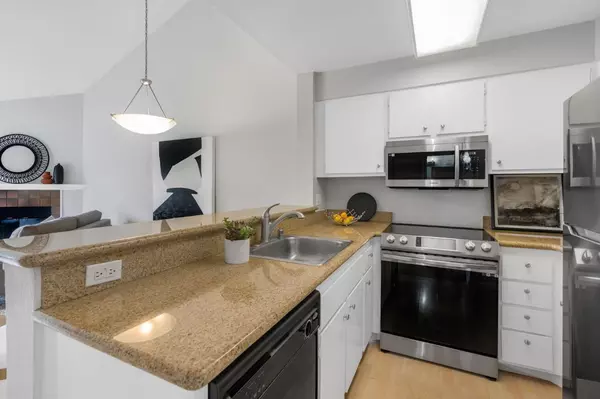 Fremont, CA 94538,39199 Guardino Drive #371