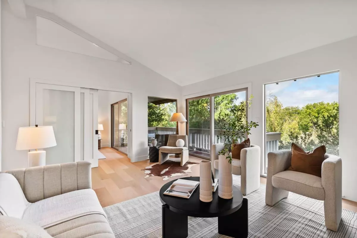 San Carlos, CA 94070,6 Lilly Lane