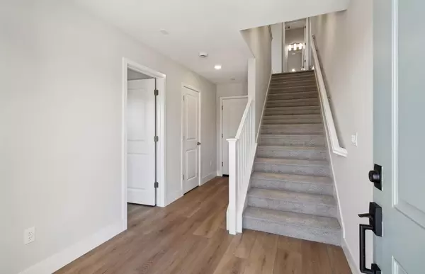 San Mateo, CA 94403,2512 Sage Street