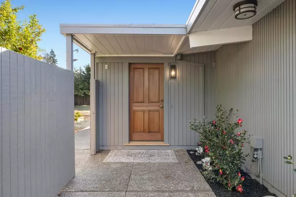 Palo Alto, CA 94303,970 Blair Court