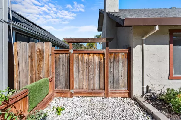 Hollister, CA 95023,60 Knight Lane