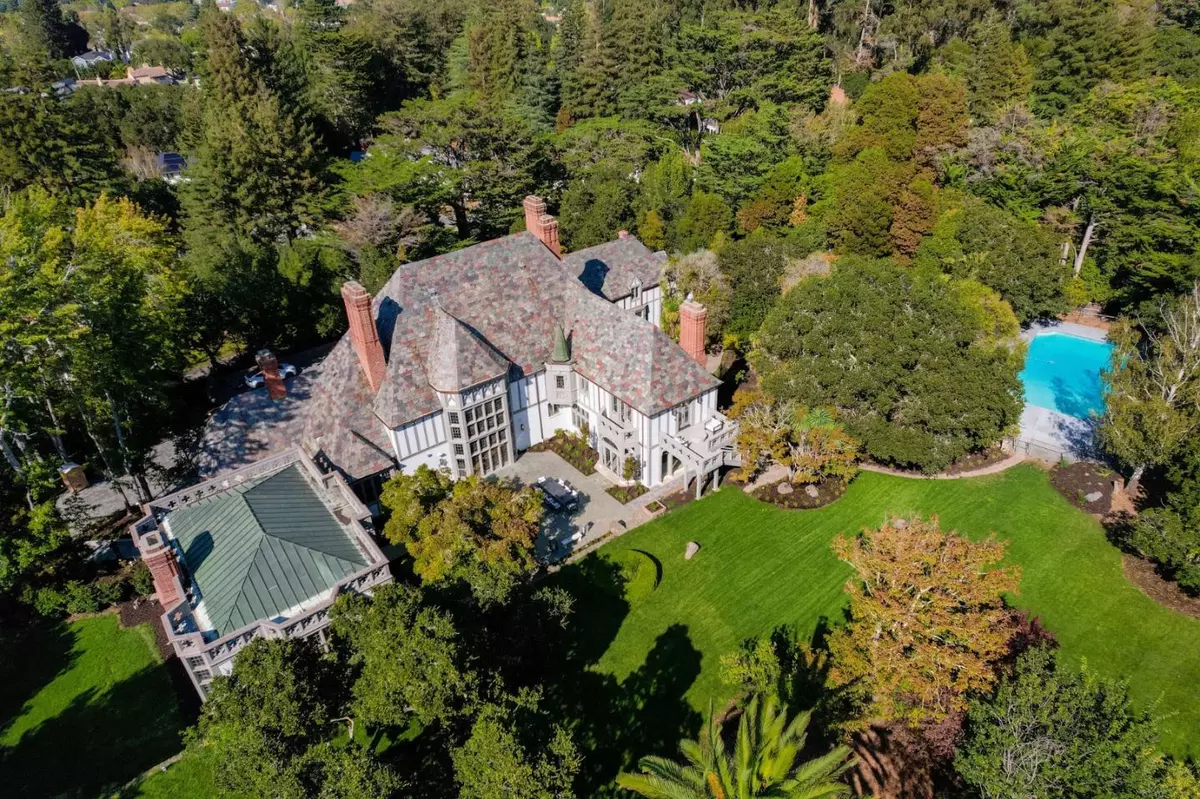 Hillsborough, CA 94010,85 Fagan Drive