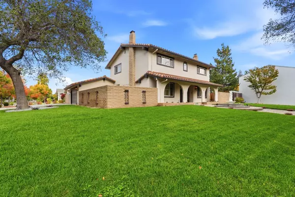 Los Gatos, CA 95032,99 Calfhill Court