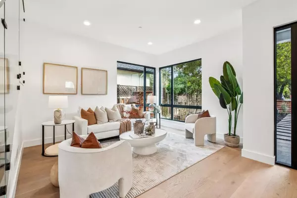 Redwood City, CA 94061,1414 W Selby Lane