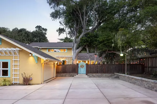 Pacific Grove, CA 93950,1006 Sunset Drive