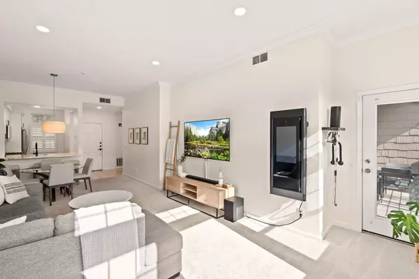 Brisbane, CA 94005,833 Swallowtail Court