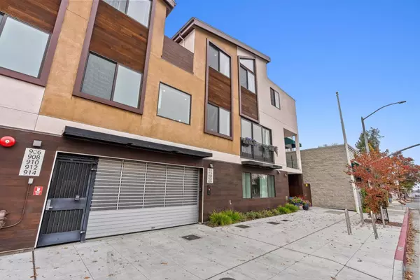 Redwood City, CA 94061,924 Woodside Road