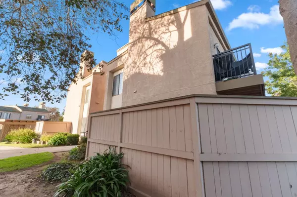 Salinas, CA 93906,2422 N Main Street #F