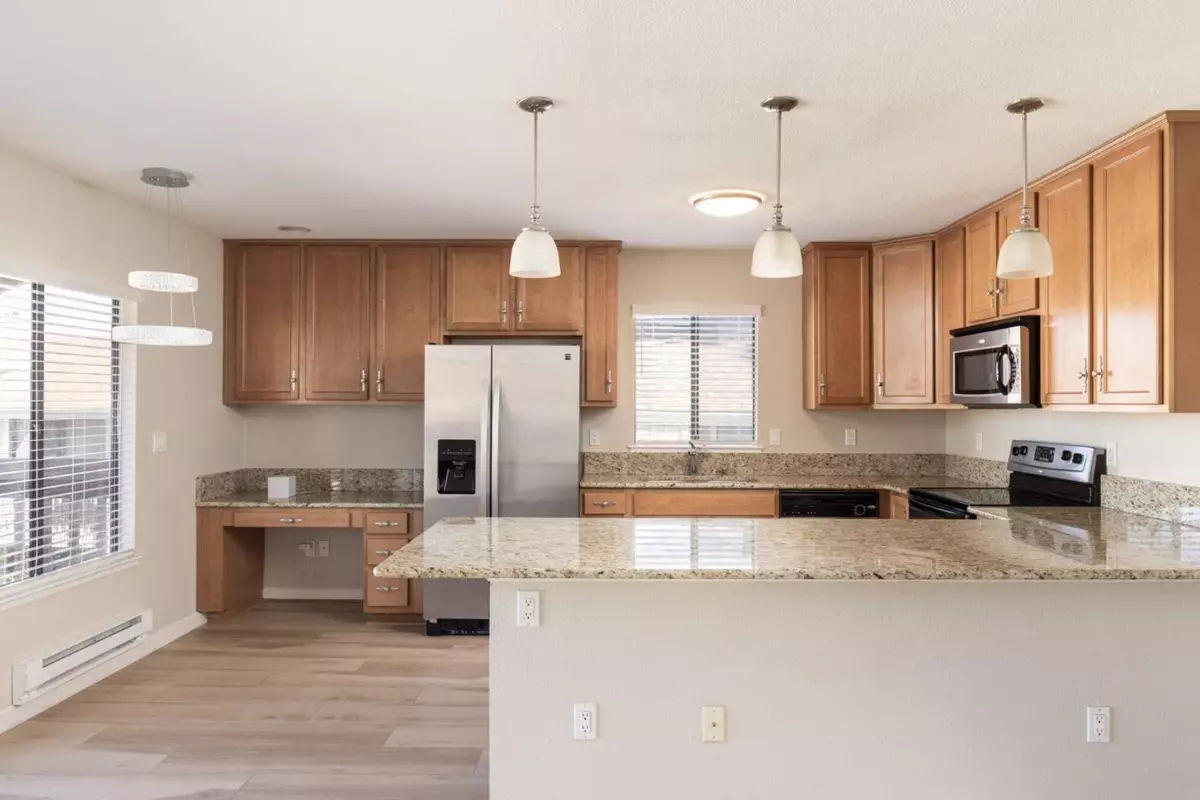 Monterey, CA 93940,300 Glenwood Circle #265