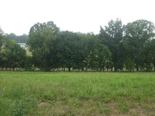 Arrington, TN 37014,5501 Hawks Landing Dr