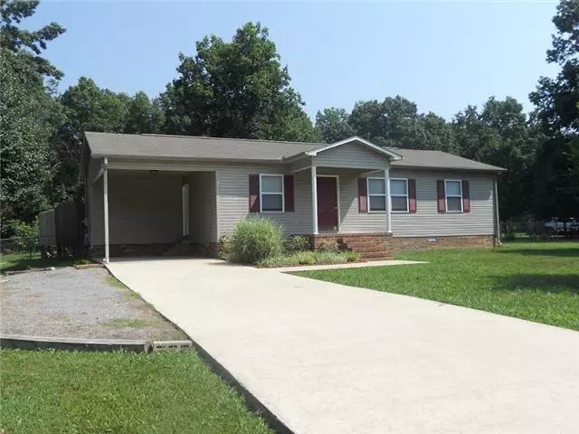 111 Cindys Ct, Estill Springs, TN 37330