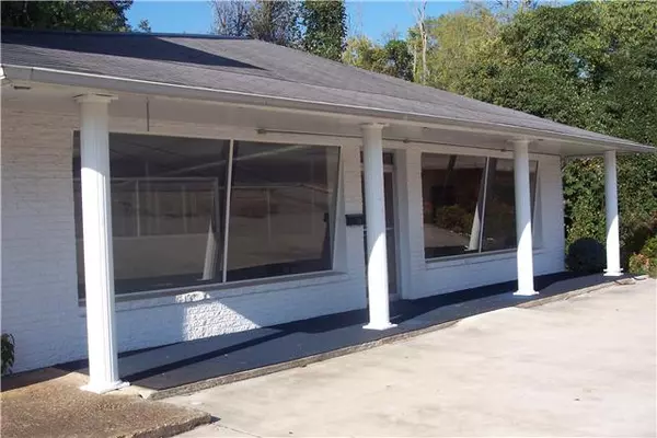 402 S College St, Winchester, TN 37398