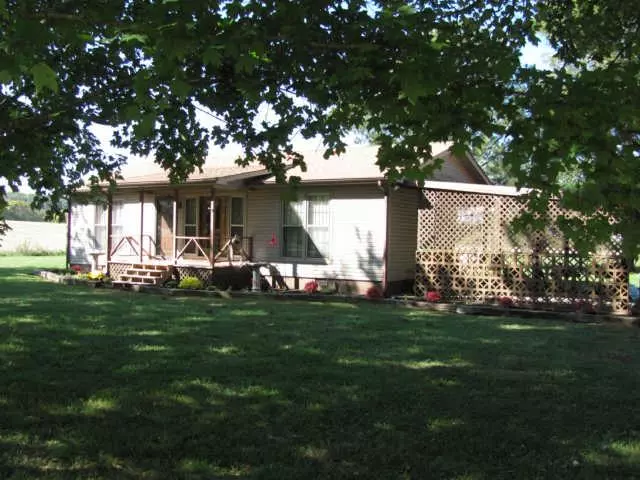 664 Buncombe Rd, Belvidere, TN 37306