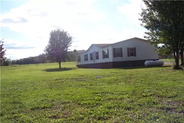 1829 Oak Grove Rd, Decherd, TN 37324