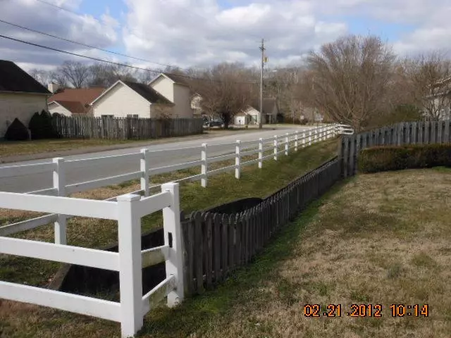 1001 Mansker Dr, Goodlettsville, TN 37072