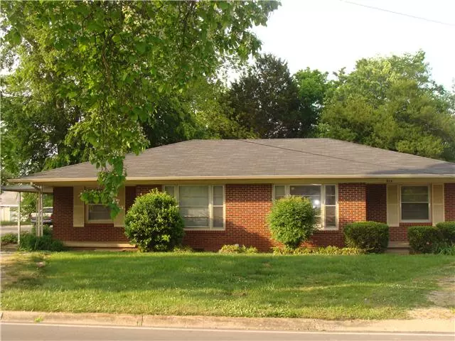 314 1St St, Lawrenceburg, TN 38464