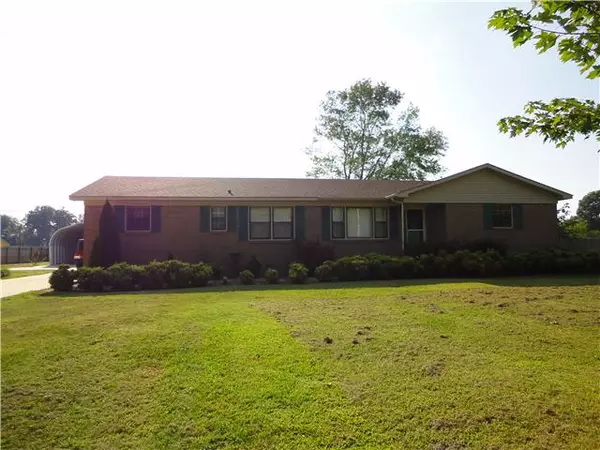 690 Elora Rd, Huntland, TN 37345